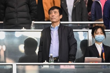 失望！中国和阿曼的比赛结束后，足协主席陈戌源安静地离开了球场