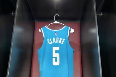 NBA在全明星周末向泰伦斯·克拉克致敬