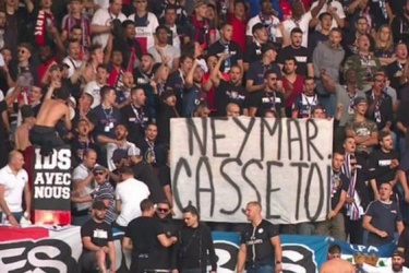 内马尔为什么被巴黎球迷嘘？巴黎球迷为什么恨内马尔?