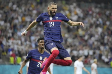 欧国联赛事法国对阵丹麦，法国率先破门，惨遭丹麦逆转