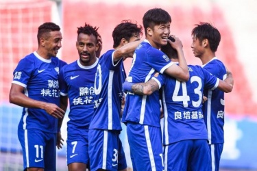 两支武汉球队霸榜积分榜，这是武汉足球的荣耀时刻