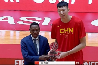 本届男篮亚洲杯第一阵容出炉！中国球员周琦入选