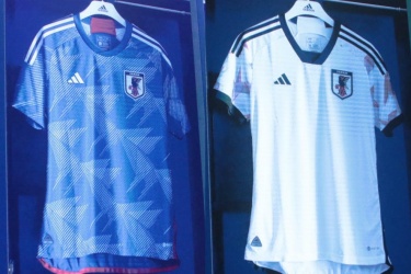 依旧是经典的深蓝色，日本队卡塔尔世界杯球衣公布