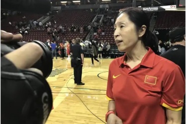 中国女篮主教练郑薇谈美国队：她们是世界上最好的队伍，期待和她们的竞技