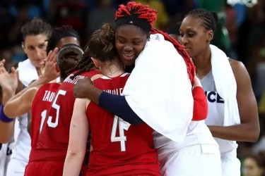 美国女篮世界杯小组赛中以45-69战胜了韩国，打破了女篮世界杯单场得分纪录