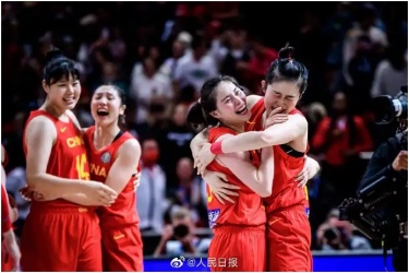 中国女篮于世界杯夺得亚军之后，中国女篮排名升至世界第二