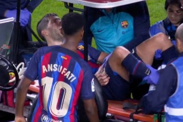 巴萨官方：罗贝托左肩脱臼，媒体预计他在世界杯前无法为巴萨出战